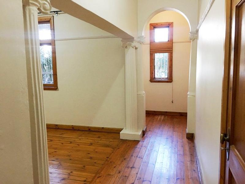 2 Bedroom Property for Sale in Vredehoek Western Cape